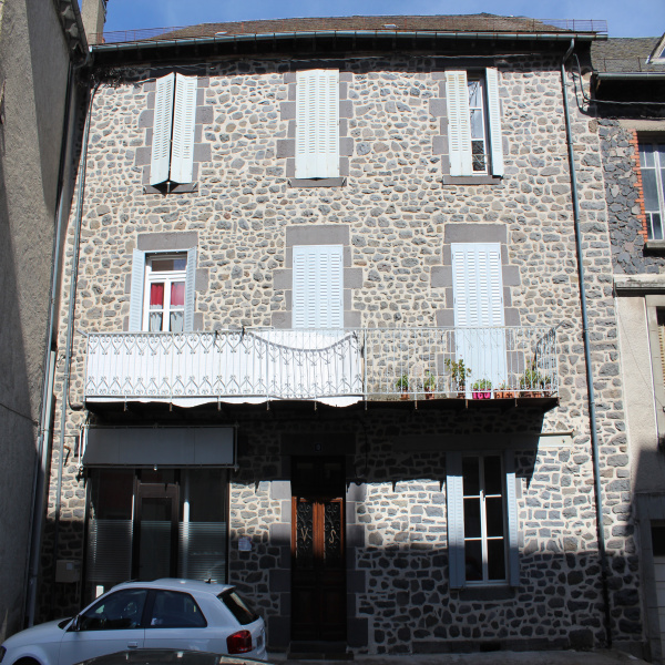 Offres de vente Immeuble Mauriac 15200